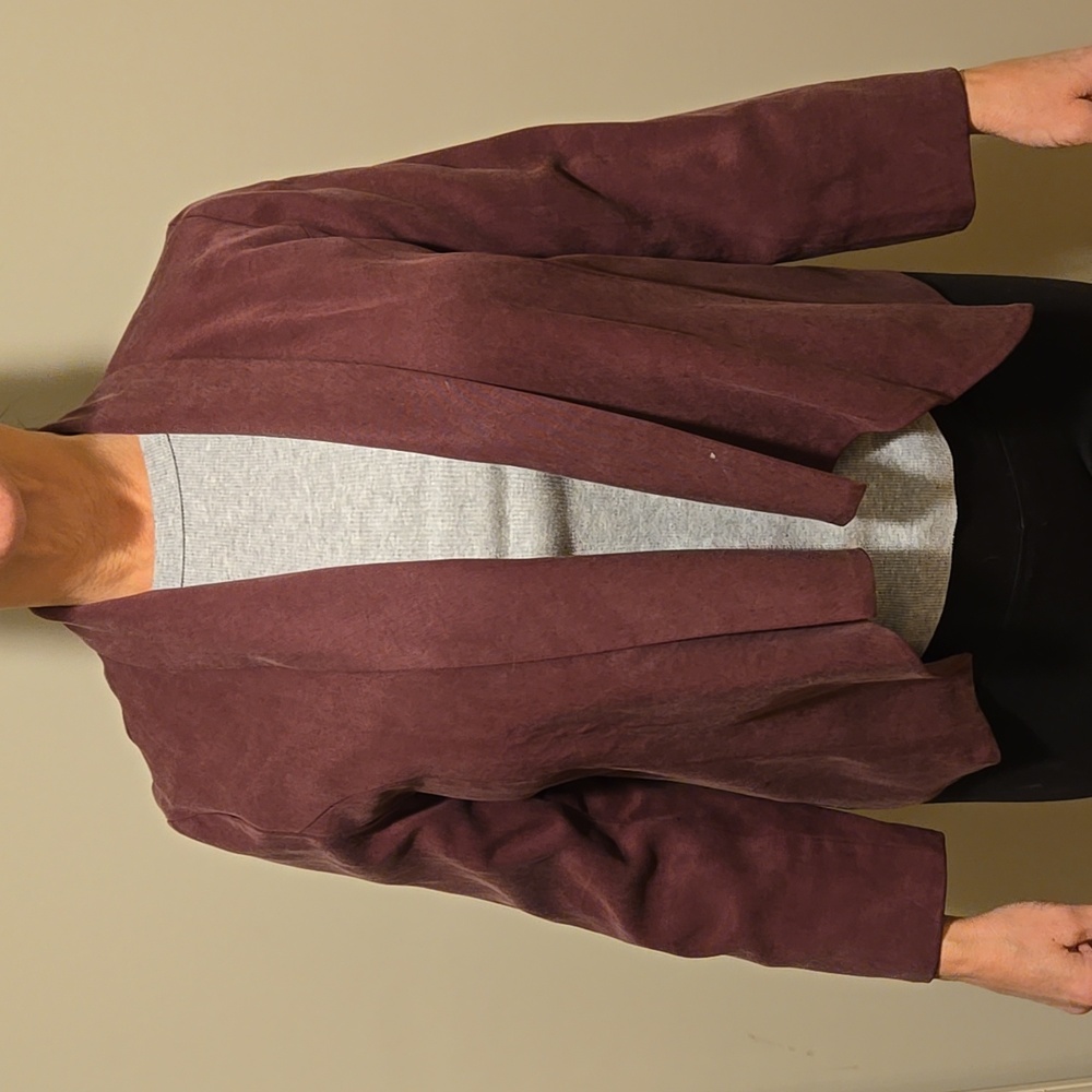 Noe Heights plum colored polyester cropped blazer. No buttons or zippers.